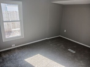 3615 Holcomb Ave in Des Moines, IA - Building Photo - Building Photo