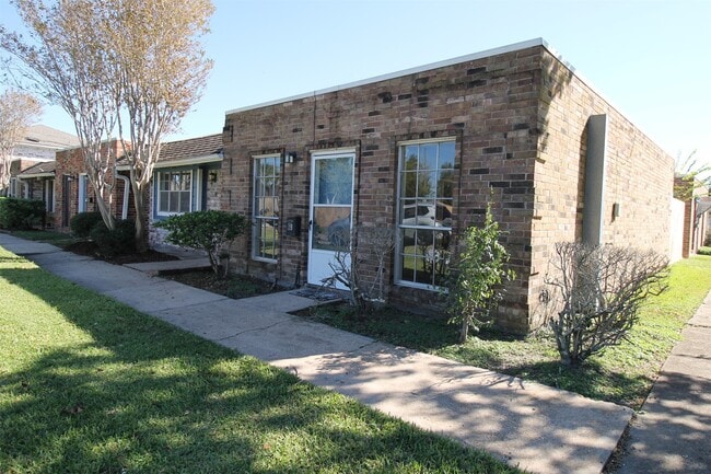 219 W F St in La Porte, TX - Building Photo - Building Photo