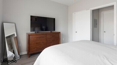 9835 Fredericksburg Rd in San Antonio, TX - Building Photo - Building Photo