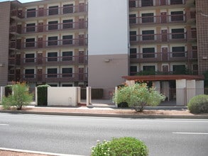 Ambassador West in Phoenix, AZ - Foto de edificio - Building Photo
