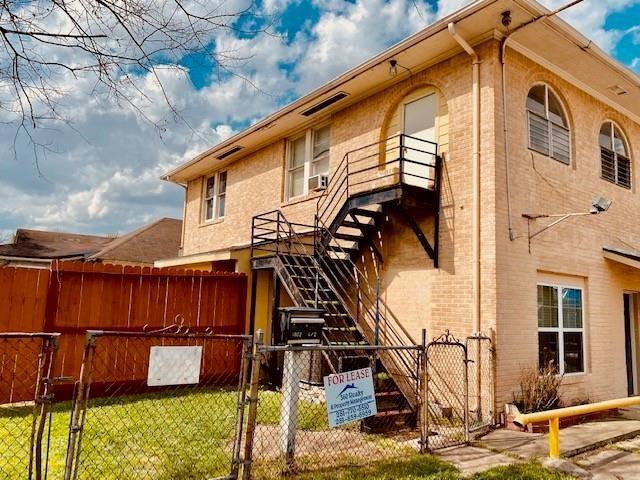 property at 1602 Henninger St