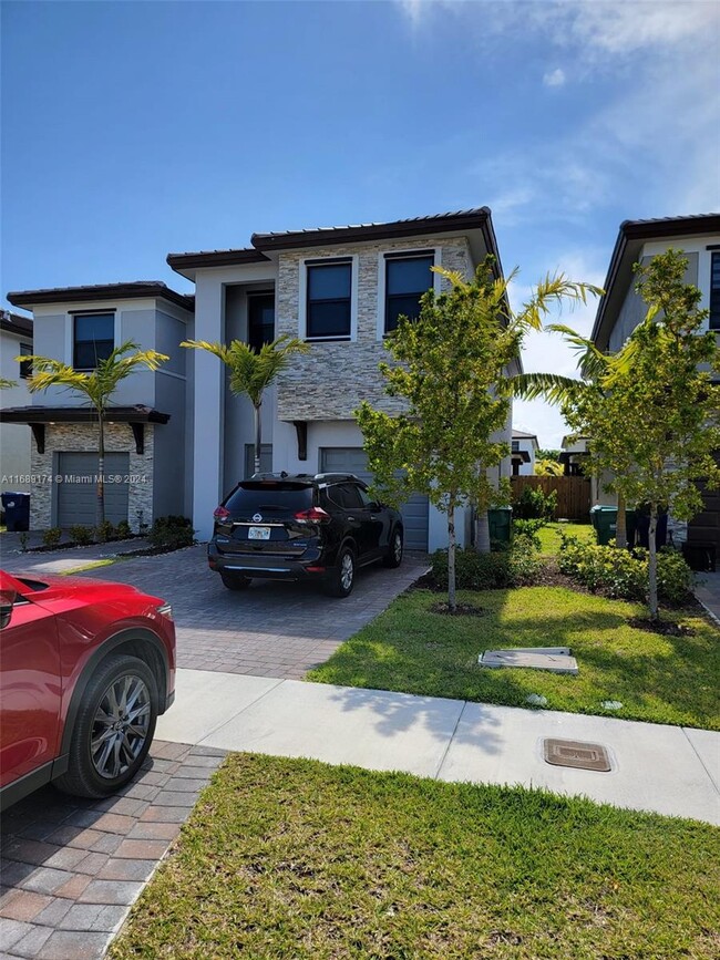 25278 SW 108th Ave in Homestead, FL - Foto de edificio - Building Photo