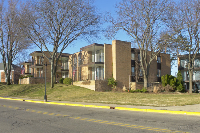 Lakewood Hills in Grand Rapids, MI - Foto de edificio - Building Photo