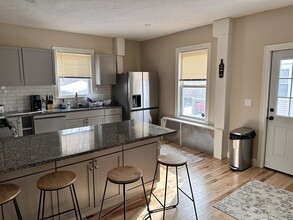 14 Lincoln Rd in Newton, MA - Building Photo - Building Photo