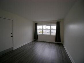 550 Bayshore Dr, Unit 104 in Fort Lauderdale, FL - Foto de edificio - Building Photo
