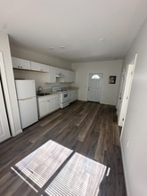 201 Eaton Way in Vista, CA - Foto de edificio - Building Photo