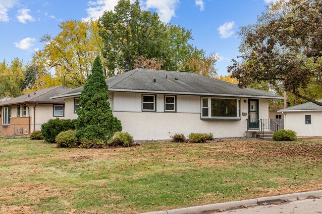 7131 Ewing Ave N in Minneapolis, MN - Building Photo - Building Photo