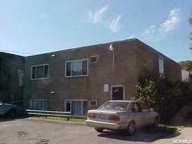 3805 Sackett Ave Apartamentos