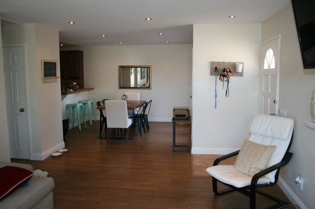 33 Oxford, Unit 33 in Irvine, CA - Foto de edificio - Building Photo