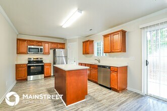 5728 Hidden Lake Dr in Browns Summit, NC - Building Photo - Building Photo