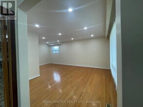 281 Driftwood Ave in Toronto, ON - Building Photo - Building Photo