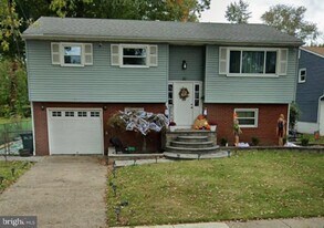 30 Clark Dr in Barrington, NJ - Building Photo