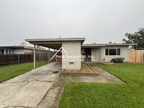 5920 35th Ave in Sacramento, CA - Foto de edificio - Building Photo