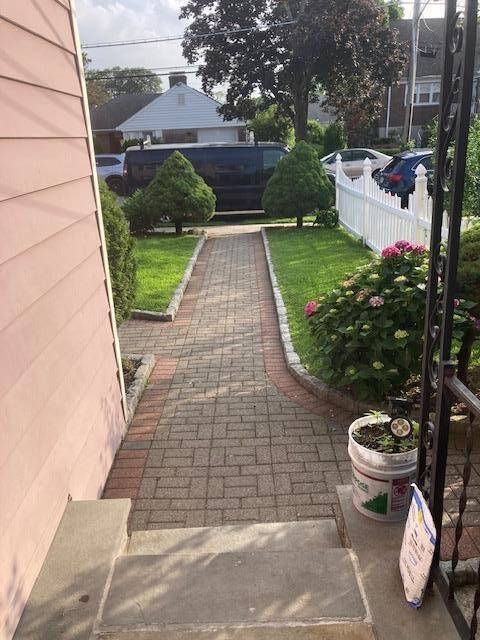 37 Teresa Ave in Yonkers, NY - Building Photo