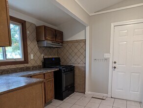 2704 Cameron Ave in Rockford, IL - Building Photo - Building Photo