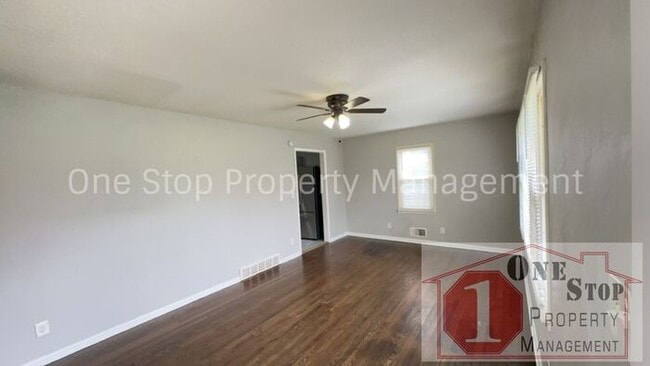 8411 Brooklyn Ave in Kansas City, MO - Building Photo - Building Photo