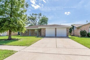 10034 Antrim Ln in La Porte, TX - Building Photo