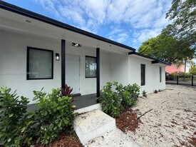 2100 SW 6th St in Miami, FL - Building Photo