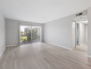 325 Orchard Trace Ln in Charlotte, NC - Building Photo - Building Photo