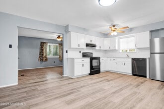 207 Coville Dr in Pemberton Township, NJ - Building Photo - Building Photo