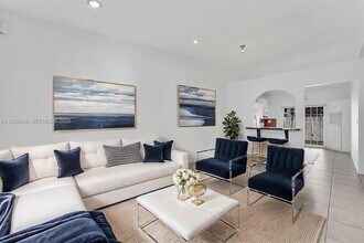 7665 NW 183rd Ter in Hialeah, FL - Building Photo - Building Photo