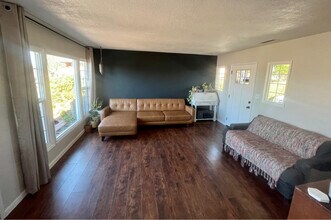 6462 Birchwood St in San Diego, CA - Foto de edificio - Building Photo