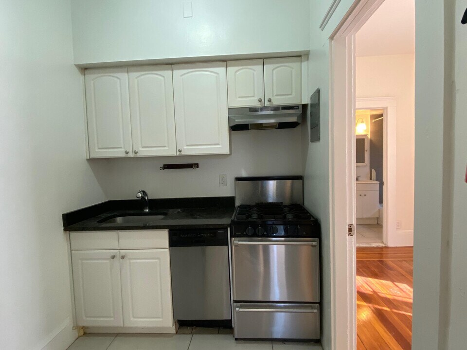 61 Brighton Ave, Unit 1 Photo