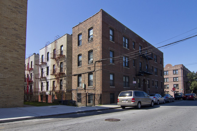 3944 Barnes Ave in Bronx, NY - Building Photo - Building Photo