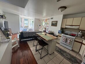1522 S 13th St, Unit 2nd floor in Philadelphia, PA - Foto de edificio - Building Photo