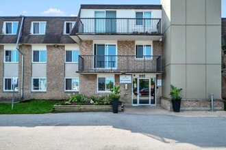 16th Street Apartments in Owen Sound, ON - Building Photo - Building Photo