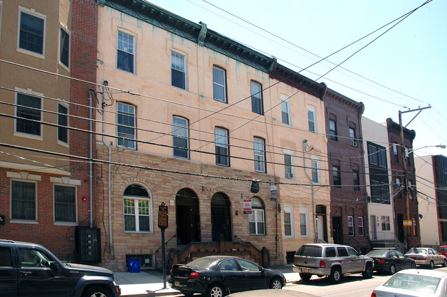 1851 N 17th St in Philadelphia, PA - Building Photo - Building Photo