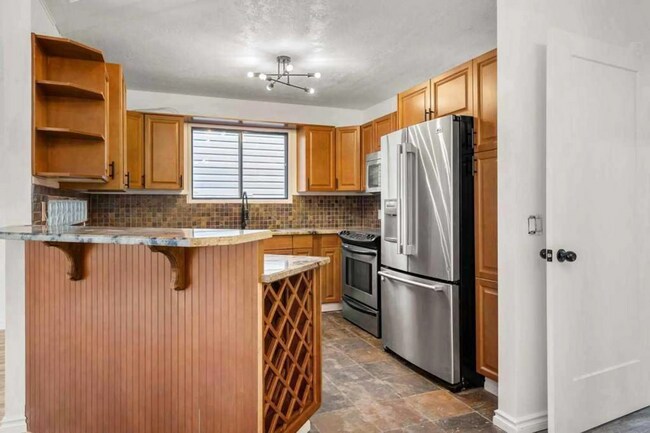property at 1004 McKinnon Dr NE
