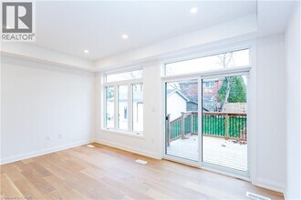 29 Dana Dr in Hamilton, ON - Building Photo - Building Photo