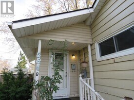 564 Lakeview Rd in Fort Erie, ON - Building Photo