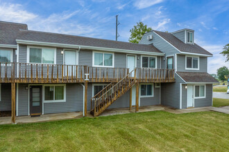 Bay Valley Harbor Apartments in Bay City, MI - Foto de edificio - Building Photo