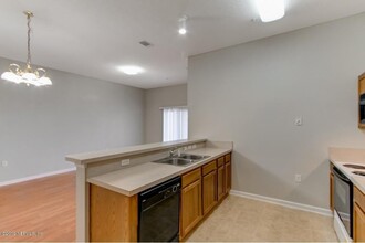 5101 Playpen Dr in Jacksonville, FL - Foto de edificio - Building Photo