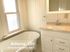 45 Sunnyside Dr, Unit Apt3