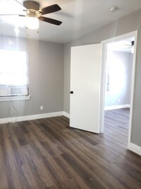 7004 Capitol St photo'