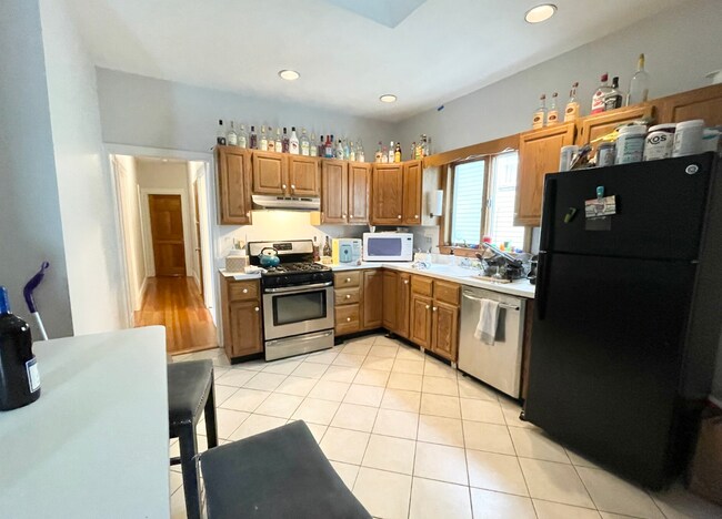 19 Bucknam St, Unit 3 in Boston, MA - Building Photo - Building Photo