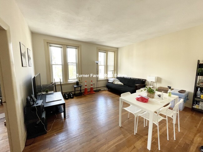 1466 Tremont St, Unit 5 in Boston, MA - Building Photo - Building Photo