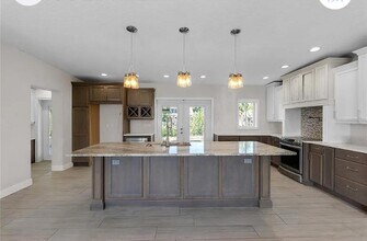 4612 7th St Ct E in Ellenton, FL - Building Photo - Building Photo