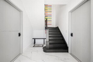 403 SW 12th Ave, Unit 4 in Miami, FL - Building Photo