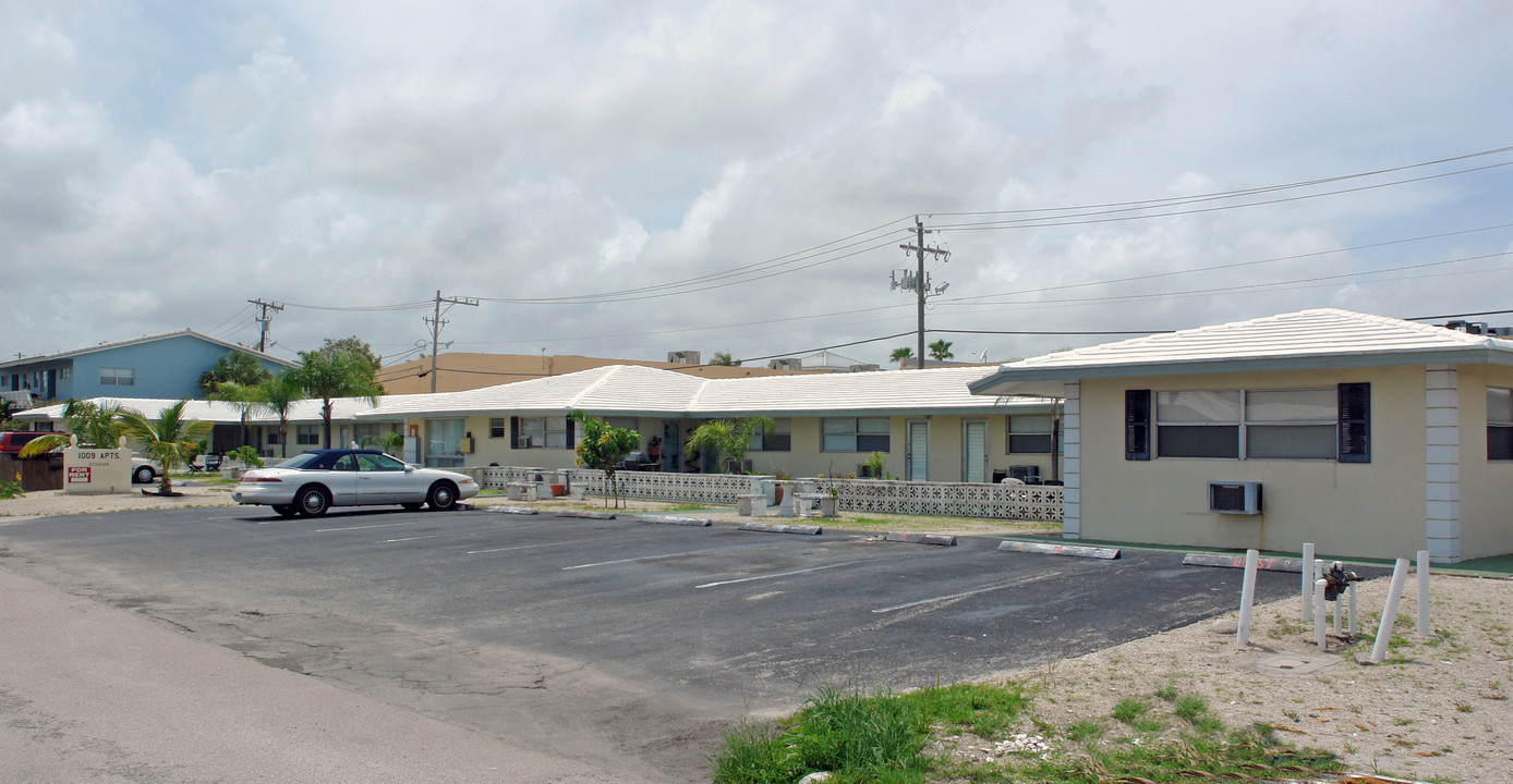 Deerfield Apartments in Deerfield Beach, FL - Foto de edificio