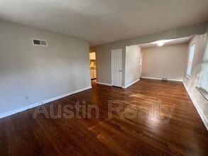 8698 White Ave in Brentwood, MO - Building Photo - Building Photo
