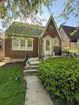 5266 N La Crosse Ave in Chicago, IL - Building Photo