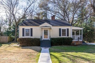 312 Phillips Dr SE in Marietta, GA - Building Photo