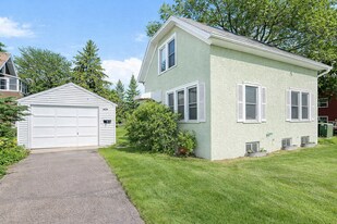 809 13th Ave SE in Minneapolis, MN - Building Photo