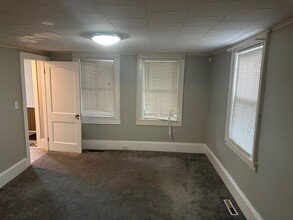 19 Water St in Milford, MA - Foto de edificio - Building Photo