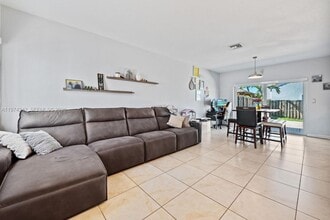 930 SW 147th Ct in Miami, FL - Building Photo - Building Photo
