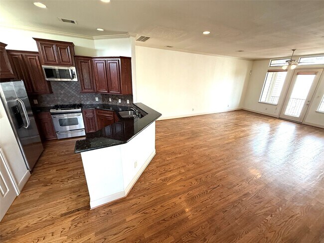 2010 Rosedale St in Houston, TX - Building Photo - Building Photo